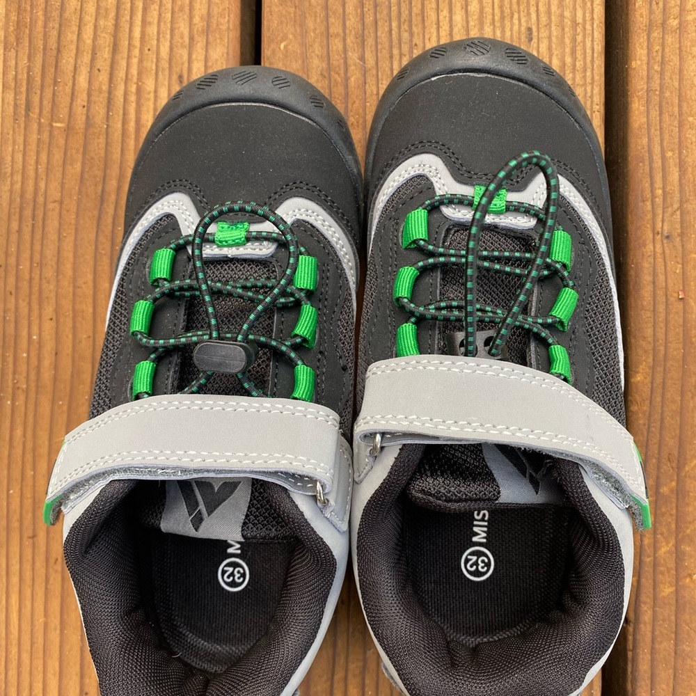Mishansha Black and Green Sneakers with Velcro Strap. Brand new never worn!